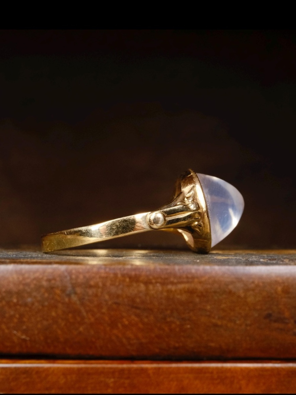 Vintage 18K Gold Moonstone Sugarloaf Cabochon Solitaire Ring, 1941 Swedish 9.25 - Picture 5 of 6
